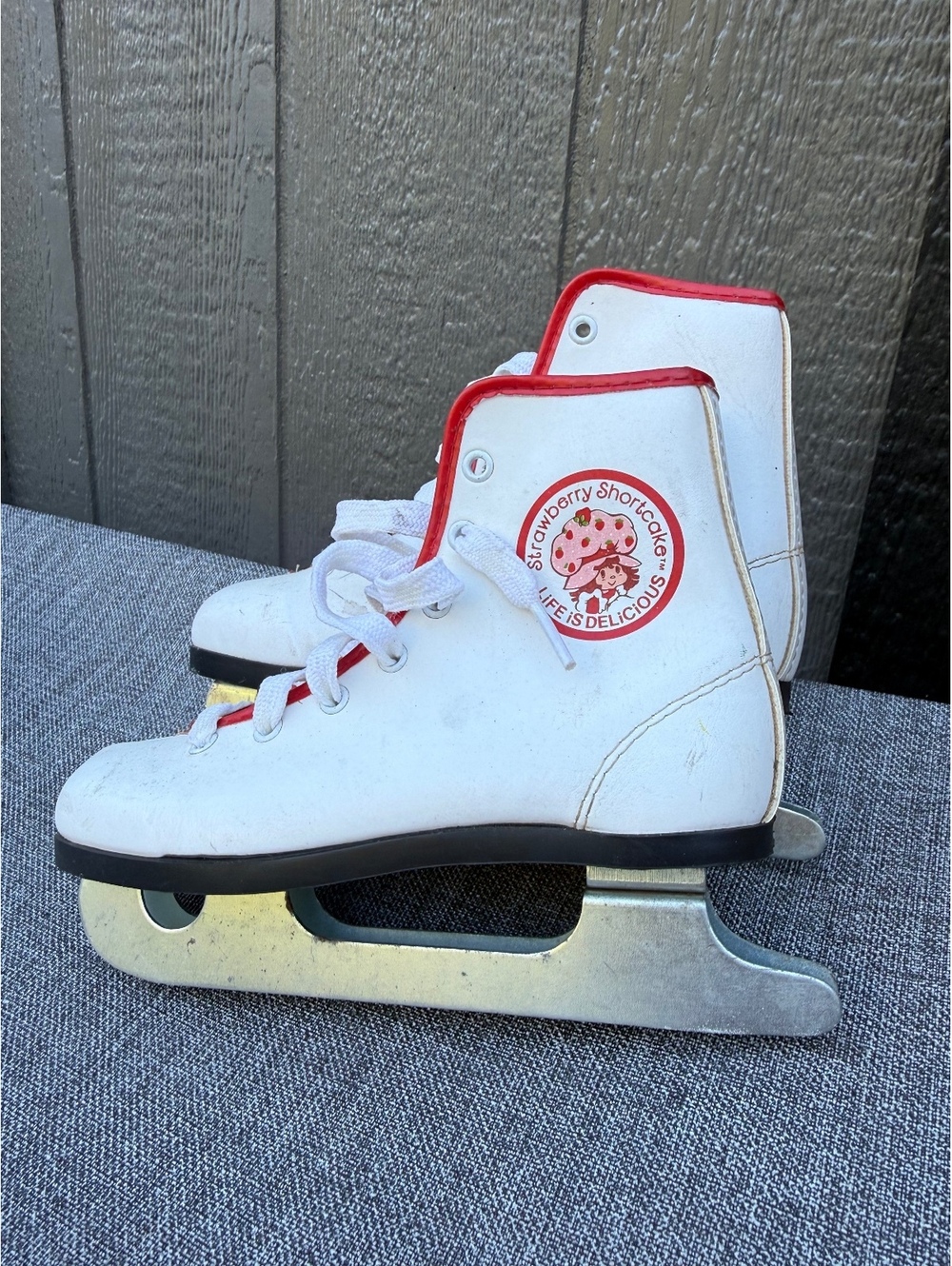 Vintage Jackson Strawberry Shortcake White Ice Skates Size 13